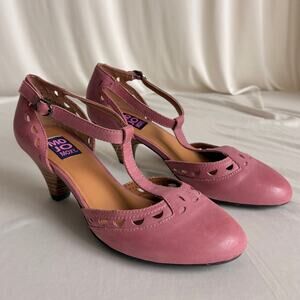 Mojo Moxy Dusty Pink T-Strap Heels - Size 6.5